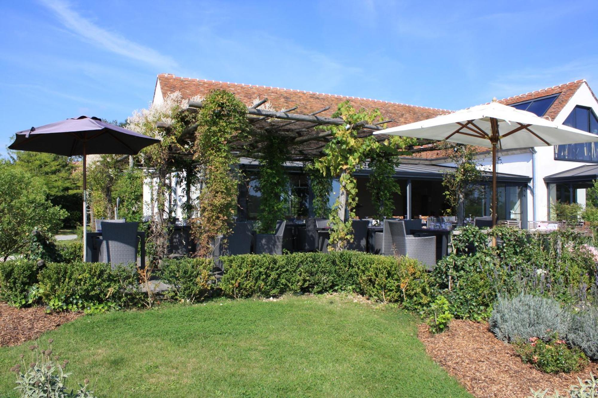 Domaine De Bellevue, The Originals Relais Hotel Neufmoutiers-en-Brie Ngoại thất bức ảnh